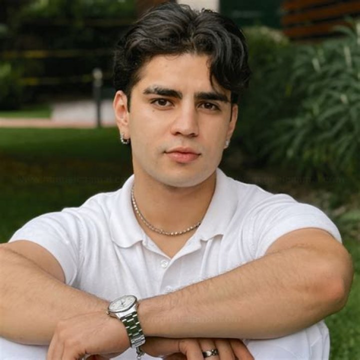 Aaron Herrera biografía, edad, altura, esposo, net worth, familia