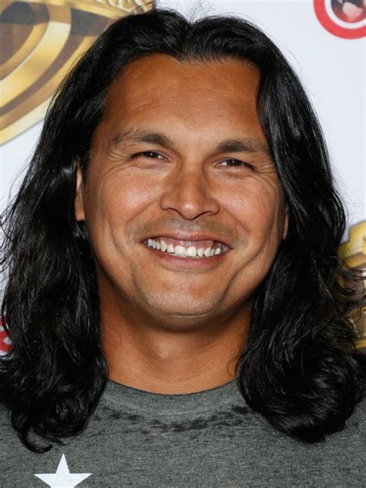 Adam Beach Biography, Age, Height, Wife, Net Worth, Family