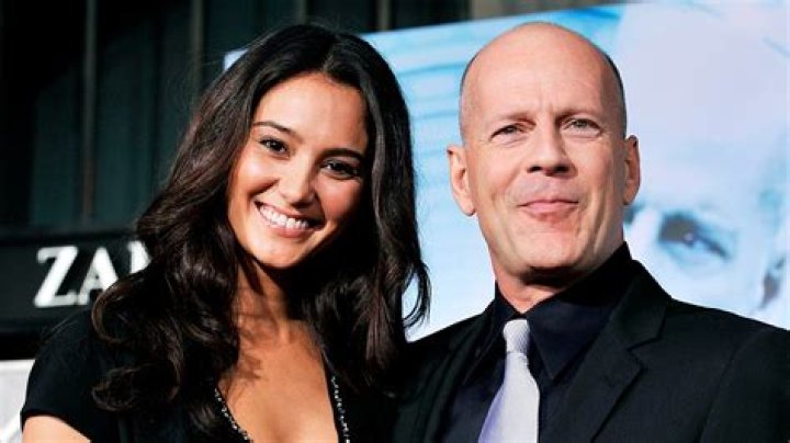 Charlotte Vega biografía, edad, altura, esposa, net worth, familia