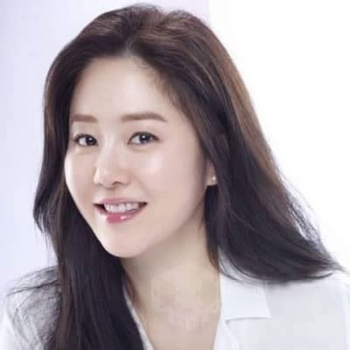 Go Hyun-jung Biography, Age, Height, Husband, Net Worth, Family