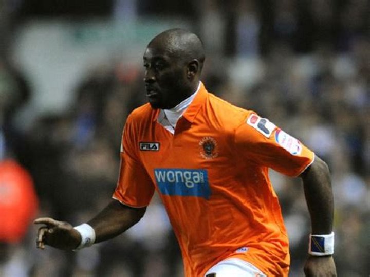 Lomana LuaLua Biography, Age, Height, Wife, Net Worth, Family